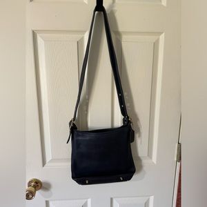90’s Black medium sized coach bag